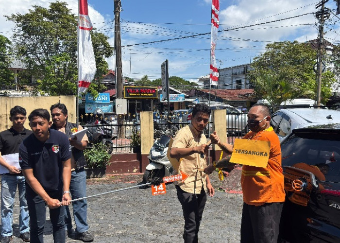 Rekonstruksi Duel Maut Pasar Sepinggan Balikpapan: Aksi Saling Bacok Terungkap 