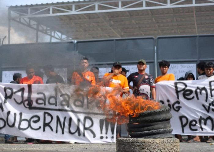 Supporter Borneo FC Ultimatum 2x24 Jam, Jika Tak Ada Kepastian akan Geruduk Kantor Gubernur