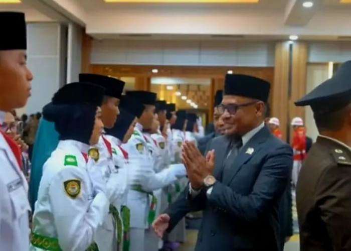 Paskibraka Paser 2026 Dikukuhkan, Zulkifli Kaharuddin Beri Pesan Jelang Pengibaran Merah Putih