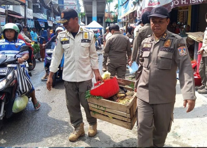 Satpol PP Balikpapan Gelar Operasi Yustisi Tertibkan PKL di Fasilitas Umum