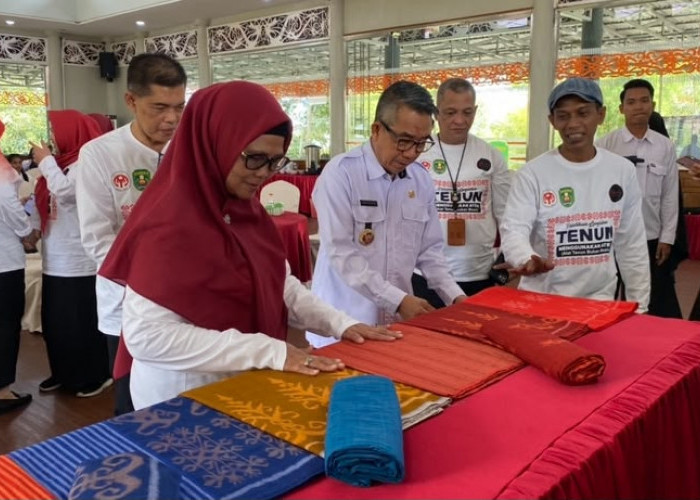 Melirik Tenun ATBM sebagai Penggerak Ekonomi dan Identitas Daerah