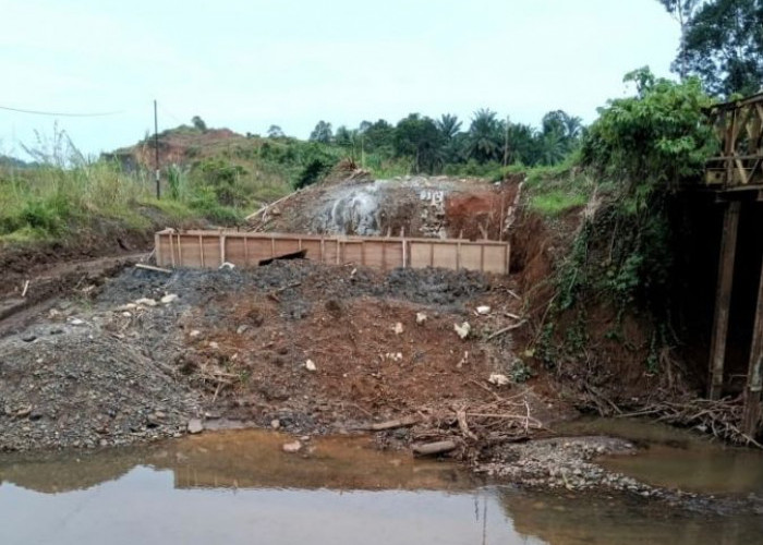 Proyek Jembatan Seniur II Dilanjutkan usai Warga Menghibahkan Lahan 