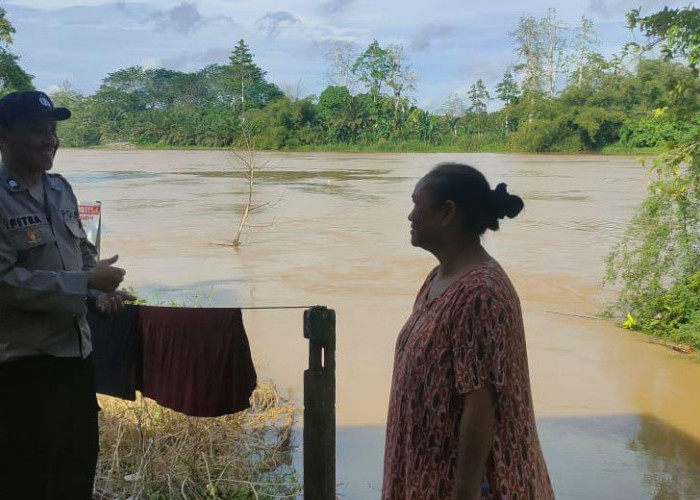 Antisipasi Terjadi Banjir Susulan, Polsek Muara Bengkal Perketat Pemantauan Debit Air