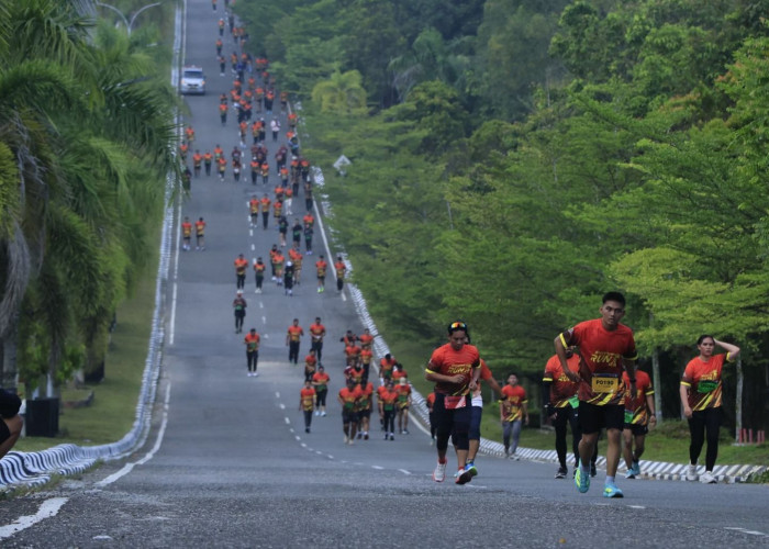 Ratusan Pelari dari Berbagai Daerah Berpartisipasi dalam Bhayangkara Run 2026 di Kutai Timur