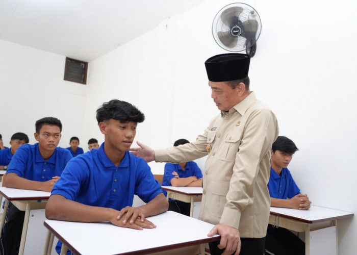 Ria Norsan Pacu Revolusi Pendidikan Kalbar, Dari Subsidi Sekolah hingga Digitalisasi untuk Indonesia Emas 