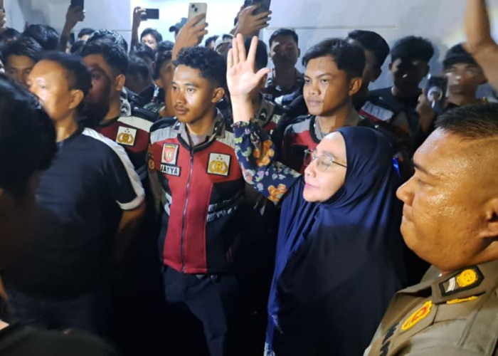 Listrik Padam Akibat Faktor Alam, Bupati Berau Temui Ratusan Massa dan Sampaikan Permohonan Maaf