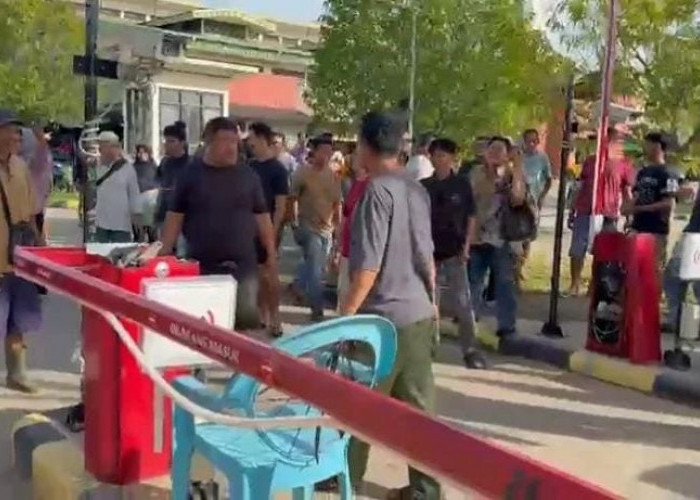 Portal Rusak Usai Demo, Parkir Elektronik Pasar Sanggam Adji Dilayas Berau Kembali ke Manual