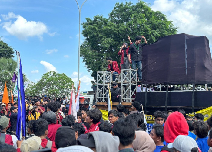 Kemana Rudy-Seno? Tidak Keluar Hadapi Massa Aksi di Kantor Gubernur Kaltim