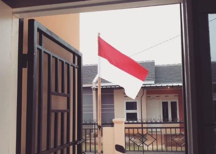 Jelang HUT RI Ke-79, Kesbangpol Mahulu Imbau Warga Pasang Bendera Merah Putih di Rumah 