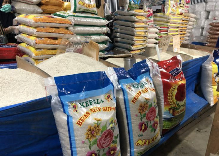 Ketergantungan Pasokan dari Luar Daerah, Harga Beras di Kutim Dijual di Atas HET