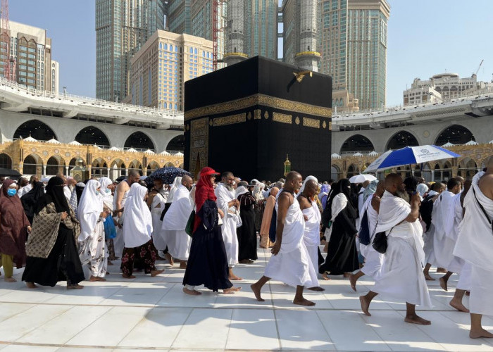 Terdampak Perang, Ribuan Jamaah Umrah Indonesia Tertahan di Arab Saudi, Kemenhaj: Kami Terus Berkoordinasi
