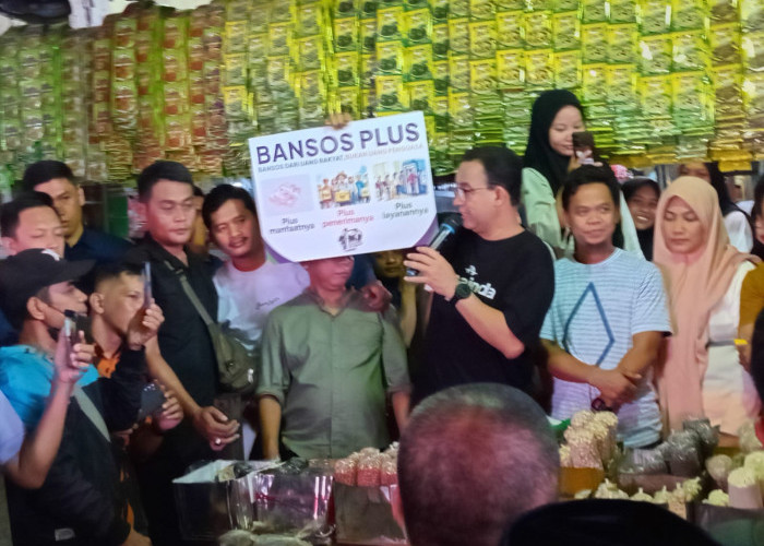 Kunjungi Pasar Segiri Samarinda, Anies Baswedan Kenalkan Program Bansos Plus Kepada Pedagang
