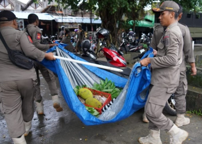 Masih Bandel! Pedagang di Jalan Maduningrat Tenggarong Kembali Ditertibkan