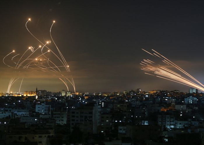 Rudal Hamas Kembali Sasar Tel Aviv, Iron Dome Kesulitan Menahan Hingga Jatuh di Pemukiman