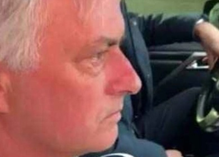 Ketika Cinta Mourinho di Roma Bertepuk Sebelah Tangan
