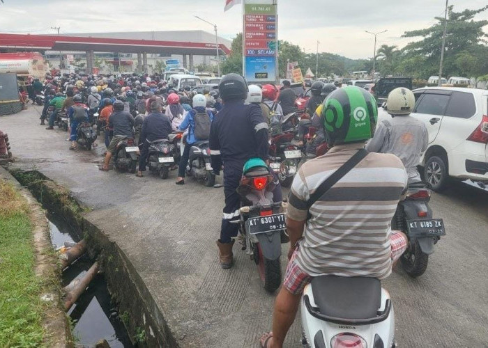 Antrean BBM di Kaltim Meluas, Kuota Pertalite Dipertanyakan