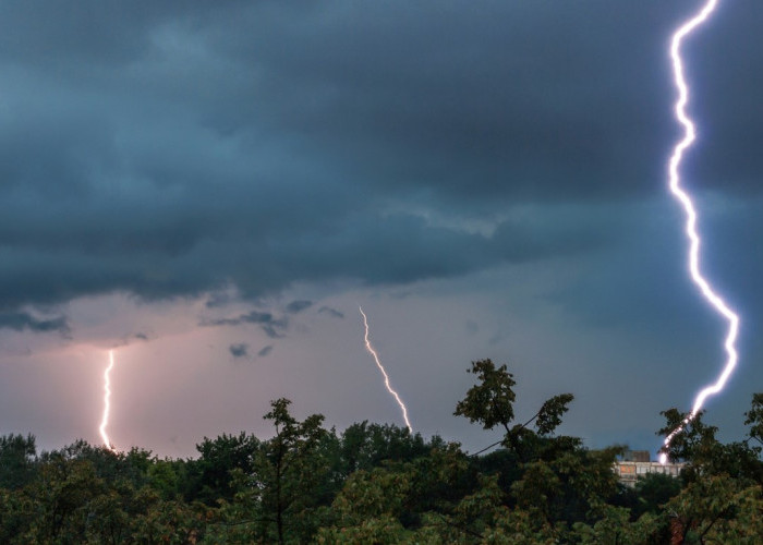 Ramalan Cuaca Kaltim dan IKN, 13 April 2026, Waspada Hujan Petir!