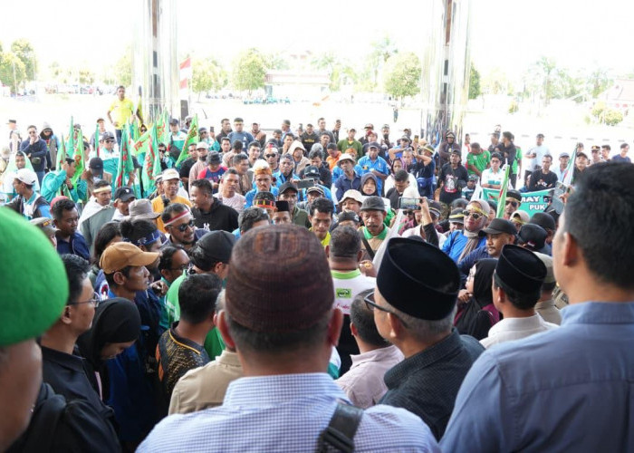 Ratusan Buruh Kutim Demo di DPRD, Soroti PHK Sepihak dan Tuntut Prioritas Tenaga Kerja Lokal
