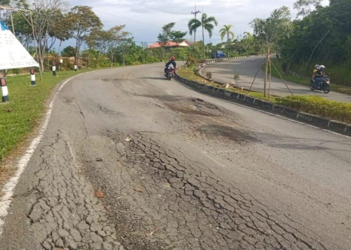 Antisipasi Longsor dan Jalan Rusak selama Arus Mudik, Pemprov Kaltim Standby-kan Alat Berat