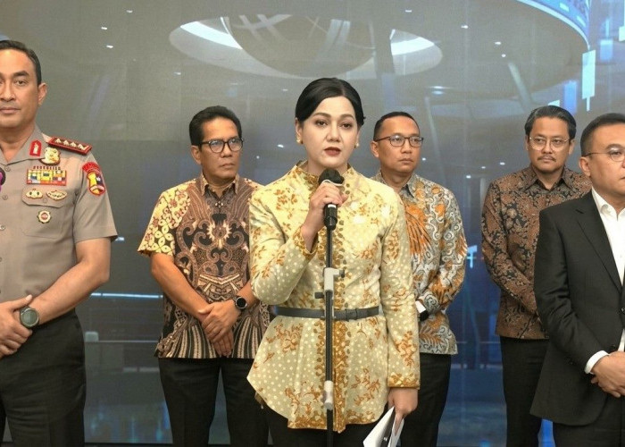 OJK Denda 3 Emiten Rp2,1 Triliun usai IHSG Anjlok