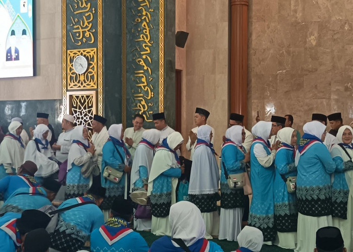 170 Jamaah Haji Kutim Berangkat, Bupati Ingatkan Jaga Niat dan Kesabaran