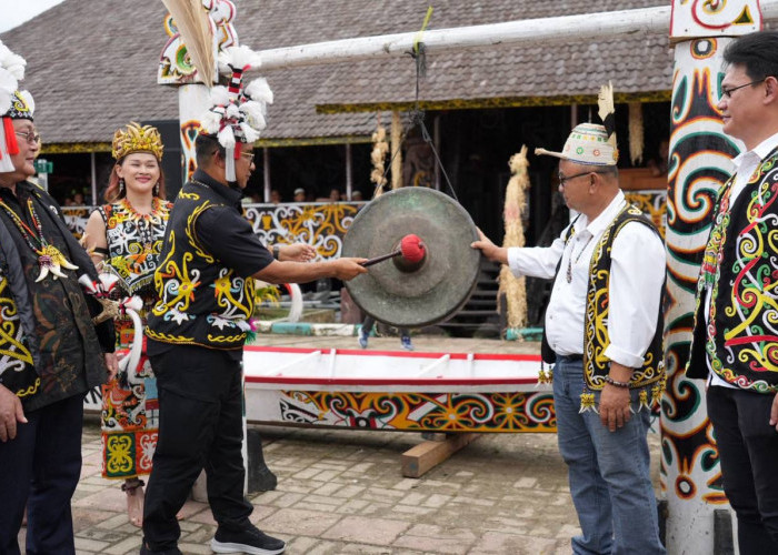 Hadir Dalam Penutupan Perayaan Festifal Budaya Pampang, Akmal Malik : Saya Rela Pulang Cepat Demi Masyarakat