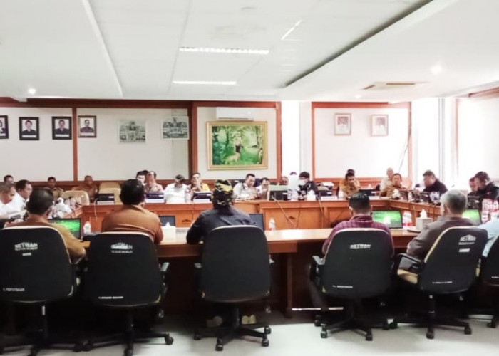 RDP DPRD Kutai Barat Tegaskan Larangan Truk ODOL dan Desak Jalan Khusus Perusahaan