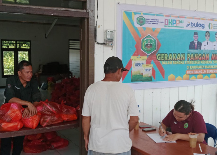 Warga Kabupaten Mahulu Serbu 2.100 Paket Sembako Murah