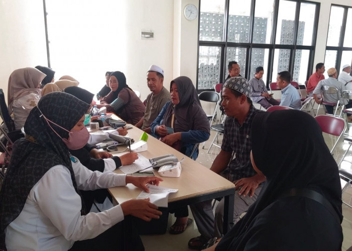 355 Calon Jamaah Haji Kloter Pertama asal Paser Divaksin Jelang Keberangkatan