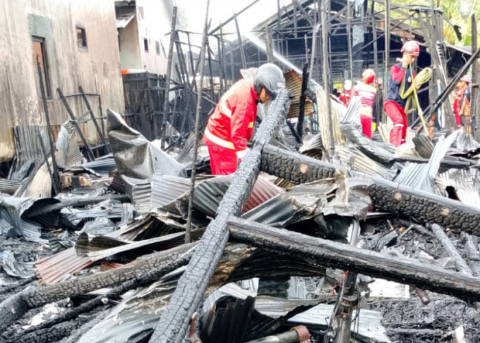 3 Bangunan di Sungai Keledang Samarinda Ludes Terbakar, 20 Warga Terdampak
