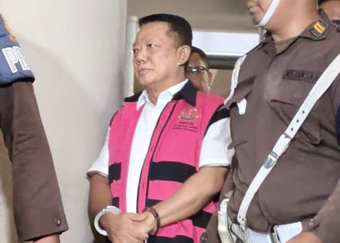 Berkas Perkara Eks Jampidsus Dilimpahkan ke Kejari Jaksel, Febrie Adriansyah Ditahan di KPK
