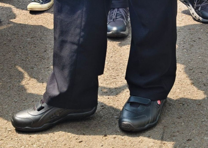BRIN Kembangkan Sepatu Karet dengan Harga Terjangkau, Presiden Prabowo Langsung Pesan