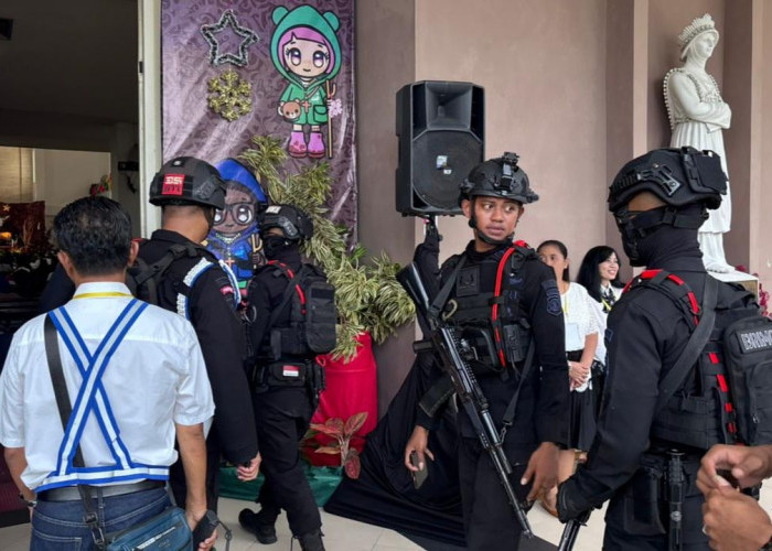 Den Gegana Satbrimobda Kaltim Sterilkan 10 Gereja Besar di Balikpapan dalam Pengamanan Ibadah Natal 2025