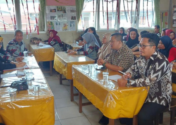 Disdikbud Samarinda Tanggapi Protes Para Orangtua Siswa SD 003 Sungai Kunjang