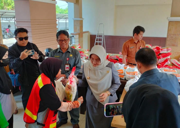 Bantu Kelompok Rentan, Pemkab Berau Bagikan Sembako Gratis ke 100 Kampung