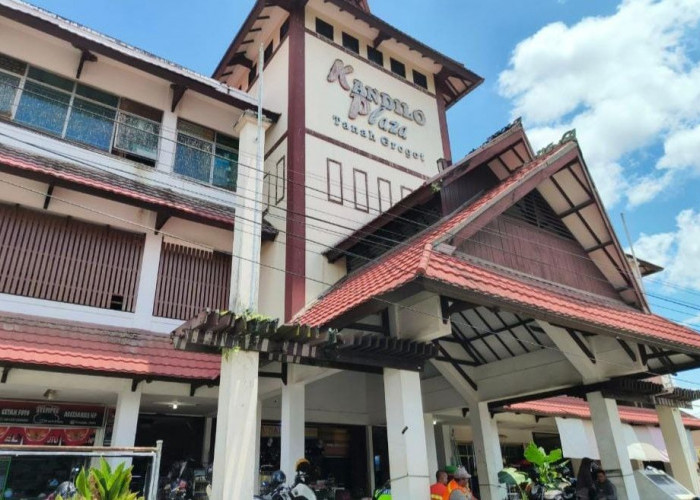 50 Pedagang Lantai Dasar Kandilo Plaza Paser Direlokasi ke Pasar Induk Penyembolum