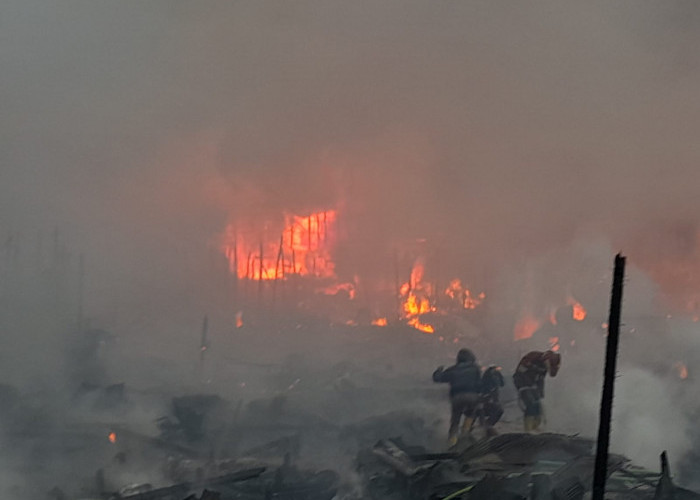 Tiga Jam Api membara, 40 Bangunan di Samarinda Hangus Terbakar