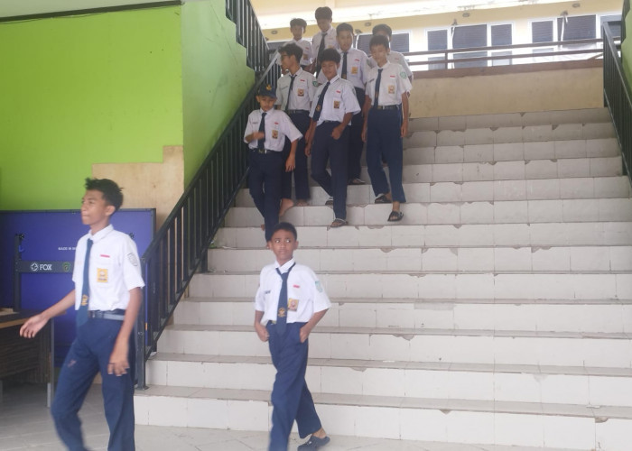 Bukan Jatah Instan, Anak Guru Bisa Masuk Sekolah jalur Mutasi