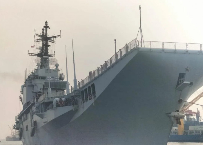 Kapal Induk Pertama Indonesia Akhirnya Tiba di Jakarta