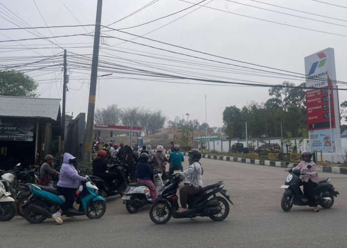 Antrean Panjang BBM Masih Hantui Berau, Warga Pertanyakan Klaim Stok Aman dari Pemerintah dan Pertamina