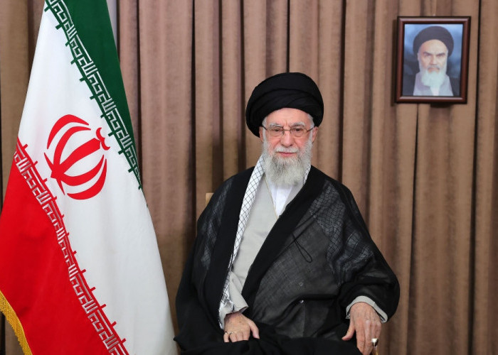  Pemimpin Tertinggi Iran Ali Khamenei Meninggal Dirudal, Siapa Pengganti Selanjutnya? 