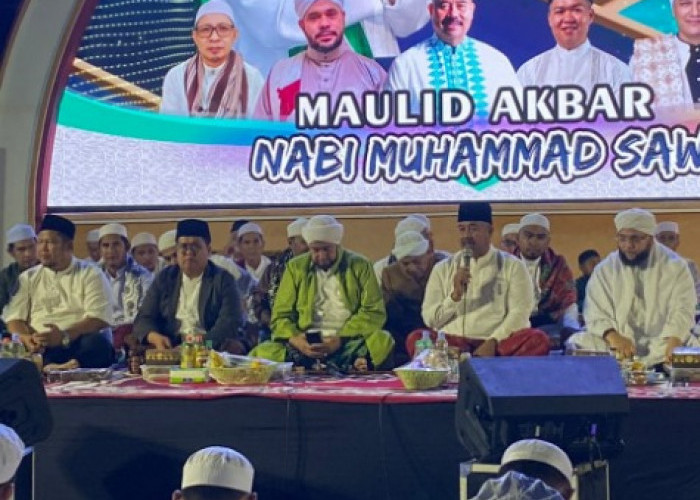 Kukar Berselawat Jilid II Sukses, Habib Syech Obati Kerinduan Jamaah 