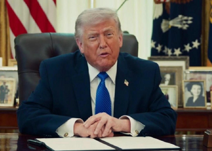 Trump Beri Sinyal Hentikan Perang, Tunda Serang Pembangkit Listrik Iran