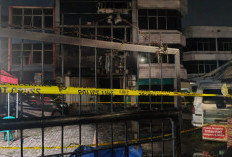 Keluarga Mulai Jemput Jenazah Korban, 22 Orang Tewas dalam Kebakaran Gedung Terra Drone Jakarta