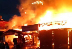 Kebakaran di Wahid Hasyim Samarinda Hanguskan Empat Bangunan, Diduga Akibat Korsleting Listrik