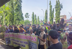 Demo di Kantor DPRD Paser, Massa Tuntut Soal Keejelasan Perizinan dan Kriminalisasi Penambang Pasir