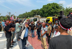 Sopir Truk Demo Soal Kelangkaan Solar hingga Minta Kelonggaran Perizinan Galian C 
