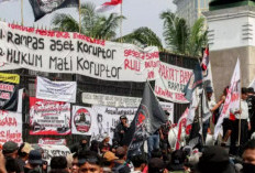 UU Perampasan Aset Koruptor Tak Disahkan Hari Ini, Driver Ojol Kecewa Botok Pulang di Tengah Aksi