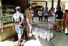 7.107 Warga Kurang Mampu Terima Bantuan Beras dari Pemkab Kutai Barat