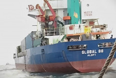TNI AL Tahan Kapal Asing Bermuatan Rokok di Teluk Balikpapan